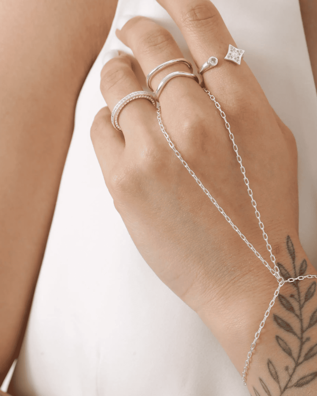 Hand Chain - Elos Minimalista