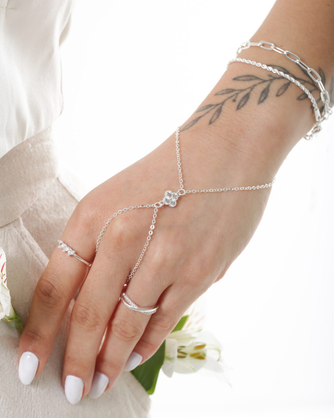 Hand Chain - Trevo Cravejado